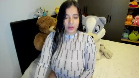 Snapshot of sara_lizcano chatting on 11/20/25, 09:42 sarah LIZCANO....... online show from 11/20/25, 09:42