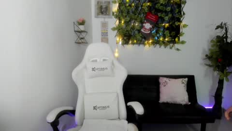Sara online show from 12/24/24, 11:38