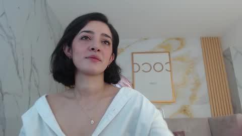 Sara  online show from 10/03/25, 01:19