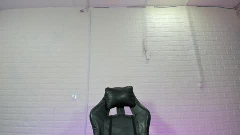Snapshot of sara_love_1 chatting on 04/12/26, 03:33 Sara Love online show from 04/12/26, 03:33