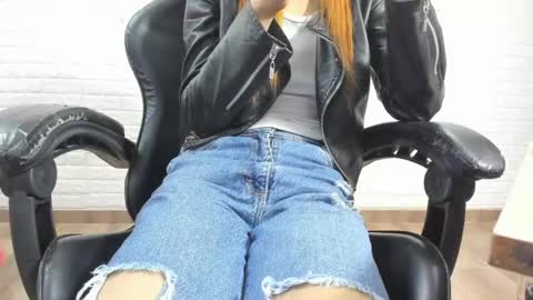 Snapshot of sara_love_1 chatting on 04/14/26, 03:01 Sara Love online show from 04/14/26, 03:01