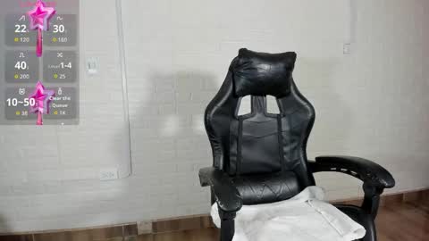 Snapshot of sara_love_1 chatting on 04/21/26, 02:37 Sara Love online show from 04/21/26, 02:37