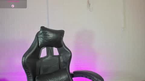 Snapshot of sara_love_1 chatting on 04/21/26, 02:51 Sara Love online show from 04/21/26, 02:51
