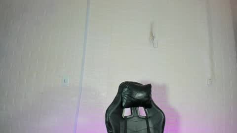 Snapshot of sara_love_1 chatting on 05/02/26, 04:39 Sara Love online show from 05/02/26, 04:39