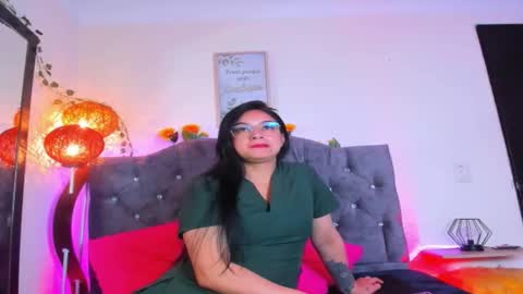 Sara online show from 11/08/25, 01:22