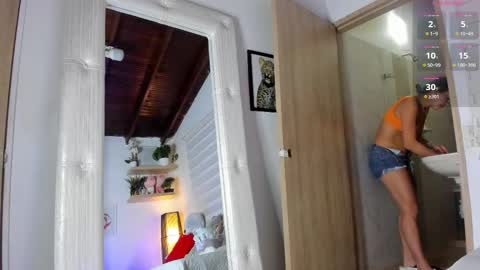 Snapshot of sara_madrid_ chatting on 02/22/26, 01:20 online show from 02/22/26, 01:20