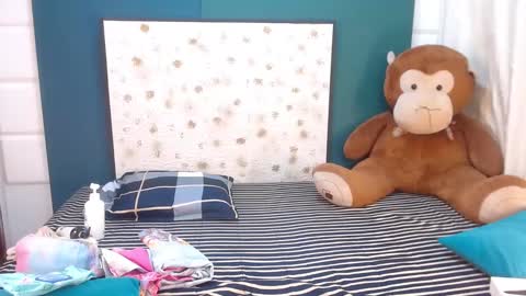 Snapshot of sara_marks chatting on 12/01/25, 11:26 S A R A online show from 12/01/25, 11:26