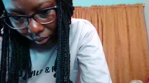 Snapshot of sara_marks chatting on 03/10/26, 10:53 S A R A online show from 03/10/26, 10:53