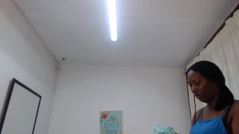 Snapshot of sara_marks chatting on 04/11/26, 11:47 S A R A online show from 04/11/26, 11:47