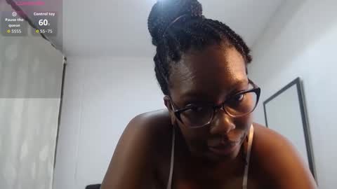 Snapshot of sara_marks chatting on 04/21/26, 11:05 S A R A online show from 04/21/26, 11:05