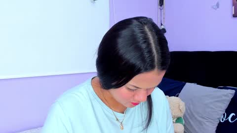 Snapshot of sara_mendez2_ chatting on 12/23/24, 11:28 Sara Mendez online show from 12/23/24, 11:28