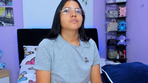 Snapshot of sara_mendez2_ chatting on 01/07/25, 02:42 Sara Mendez online show from 01/07/25, 02:42