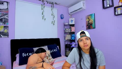 Snapshot of sara_mendez2_ chatting on 01/07/25, 11:56 Sara Mendez online show from 01/07/25, 11:56