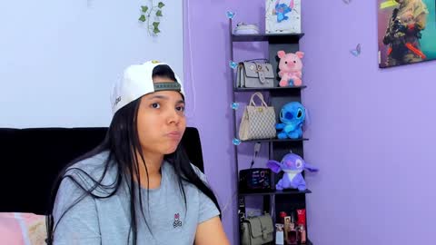 Snapshot of sara_mendez2_ chatting on 01/08/25, 02:57 Sara Mendez online show from 01/08/25, 02:57