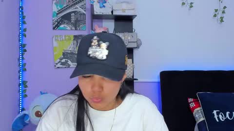 Snapshot of sara_mendez2_ chatting on 02/19/25, 05:16 Sara Mendez online show from 02/19/25, 05:16