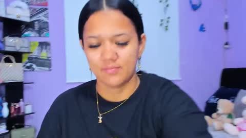 Snapshot of sara_mendez2_ chatting on 03/11/25, 11:15 Sara Mendez online show from 03/11/25, 11:15