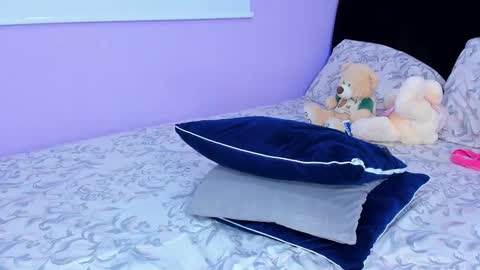 Snapshot of sara_mendez2_ chatting on 03/12/25, 02:20 Sara Mendez online show from 03/12/25, 02:20