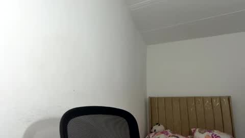 Sara online show from 11/09/25, 01:04