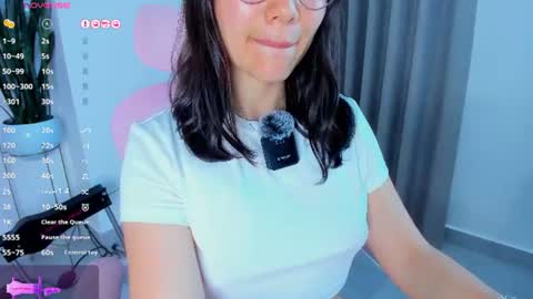 Snapshot of sara_ospina22 chatting on 06/24/26, 06:18 Sara online show from 06/24/26, 06:18