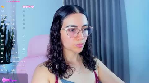 Snapshot of sara_ospina22 chatting on 07/28/26, 07:39 Sara online show from 07/28/26, 07:39
