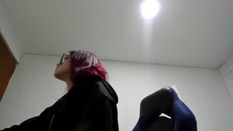 Snapshot of sara_red_x chatting on 03/30/26, 07:31 sara_red_x online show from 03/30/26, 07:31