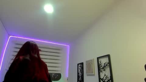 Snapshot of sara_red_x chatting on 04/14/26, 03:23 sara_red_x online show from 04/14/26, 03:23