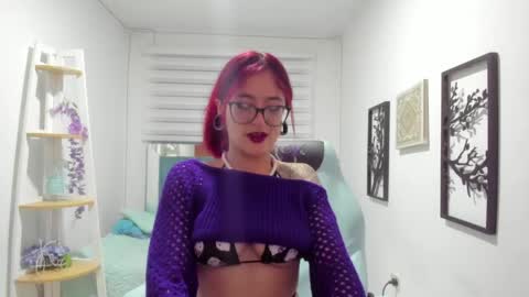 Snapshot of sara_red_x chatting on 04/22/26, 03:31 sara_red_x online show from 04/22/26, 03:31
