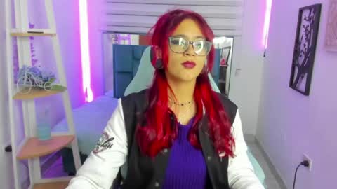 Snapshot of sara_red_x chatting on 06/10/26, 03:18 sara_red_x online show from 06/10/26, 03:18