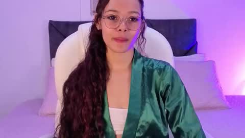 Snapshot of sara_sharma chatting on 09/23/25, 02:20 sara online show from 09/23/25, 02:20