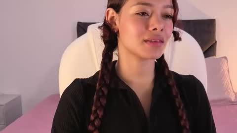 Snapshot of sara_sharma chatting on 09/24/25, 01:47 sara online show from 09/24/25, 01:47