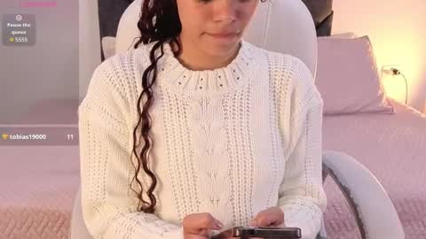 Snapshot of sara_sharma chatting on 09/27/25, 03:50 sara online show from 09/27/25, 03:50