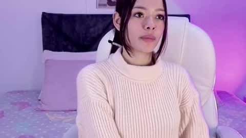 Snapshot of sara_sharma chatting on 10/04/25, 01:09 sara online show from 10/04/25, 01:09