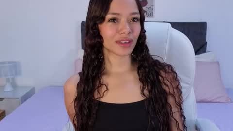 Snapshot of sara_sharma chatting on 10/16/25, 01:56 sara online show from 10/16/25, 01:56