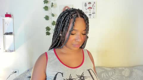 Snapshot of sara_sophiee chatting on 01/13/25, 01:34 sara sofia online show from 01/13/25, 01:34