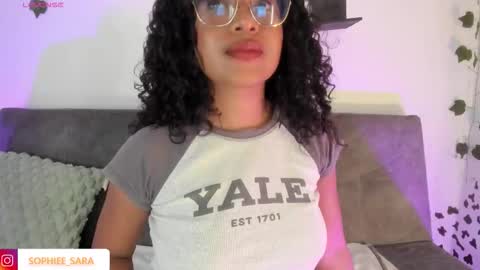 Snapshot of sara_sophiee chatting on 09/15/25, 05:13 sara sofia online show from 09/15/25, 05:13