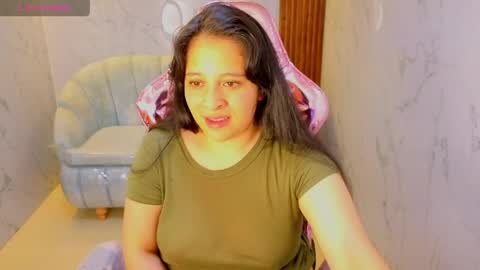 Snapshot of sara_tellez_s chatting on 04/30/26, 03:29 Sara T. online show from 04/30/26, 03:29