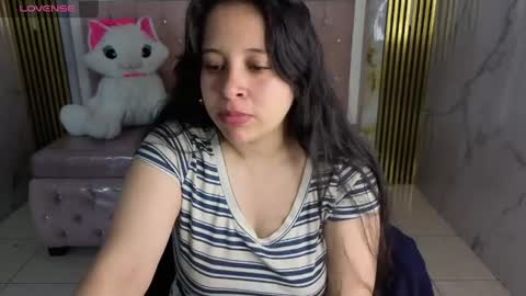 Snapshot of sara_tellez_s chatting on 05/23/26, 03:23 Sara T. online show from 05/23/26, 03:23