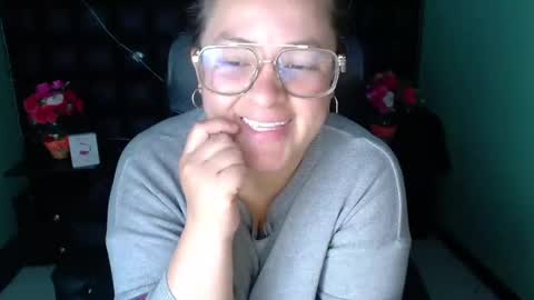 sara_thonson_ online show from 12/28/24, 03:04