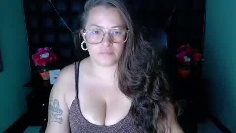 sara_thonson_ online show from 12/29/24, 02:49