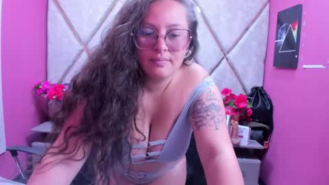 sara_thonson_ online show from 11/27/25, 02:30
