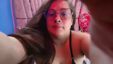 sara_thonson_ online show from 12/20/25, 02:35