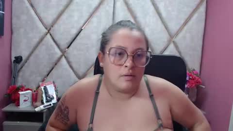 sara_thonson_ online show from 02/18/26, 03:02