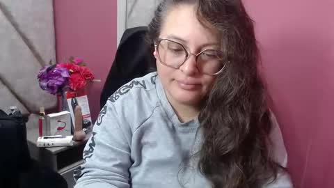 sara_thonson_ online show from 02/22/26, 12:45