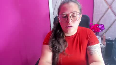 sara_thonson_ online show from 03/25/26, 03:23