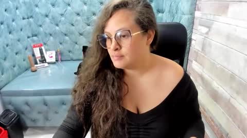 sara_thonson_ online show from 06/08/26, 04:13