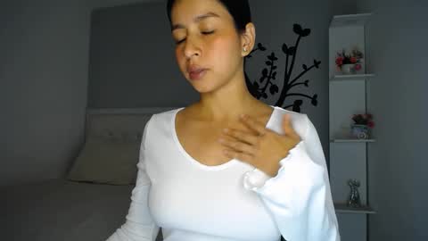 Sara online show from 09/19/25, 01:18