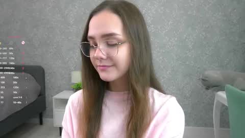 Snapshot of sara_whooops chatting on 11/15/25, 07:21 Im Sara online show from 11/15/25, 07:21