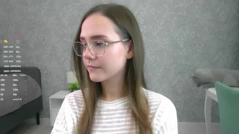 Snapshot of sara_whooops chatting on 11/17/25, 07:30 Im Sara online show from 11/17/25, 07:30