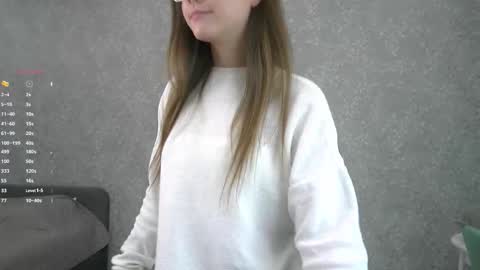 Snapshot of sara_whooops chatting on 11/24/25, 07:35 Im Sara online show from 11/24/25, 07:35