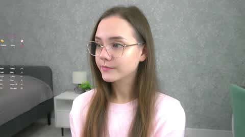 Snapshot of sara_whooops chatting on 12/04/25, 06:38 Im Sara online show from 12/04/25, 06:38